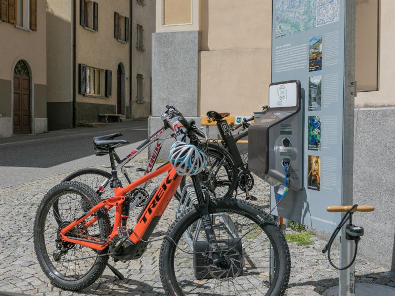Image 1 - E-bike charging point Bed&Bike Tremola San Gottardo